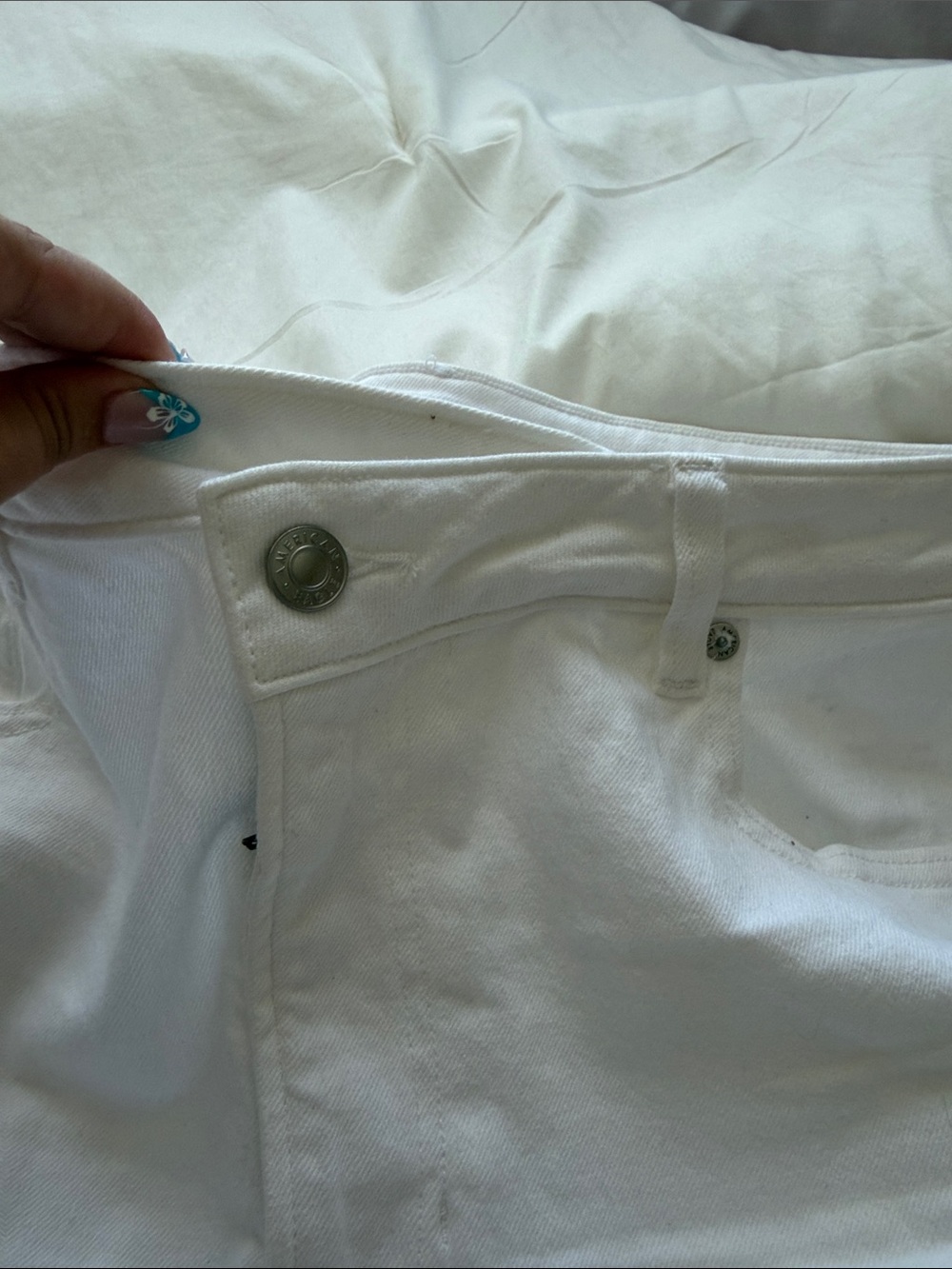 American Eagle Outfitters White High-Rise Jeans - Picture 5 of 8